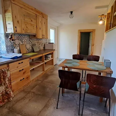 Farm stay Caly Dom Na Wylacznosc - Ostoja Lesna Cisza Kalborno