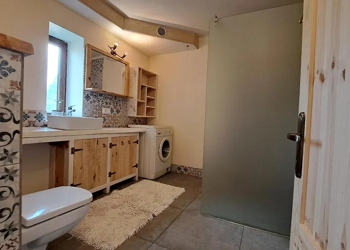 Farm stay Caly Dom Na Wylacznosc - Ostoja Lesna Cisza Kalborno